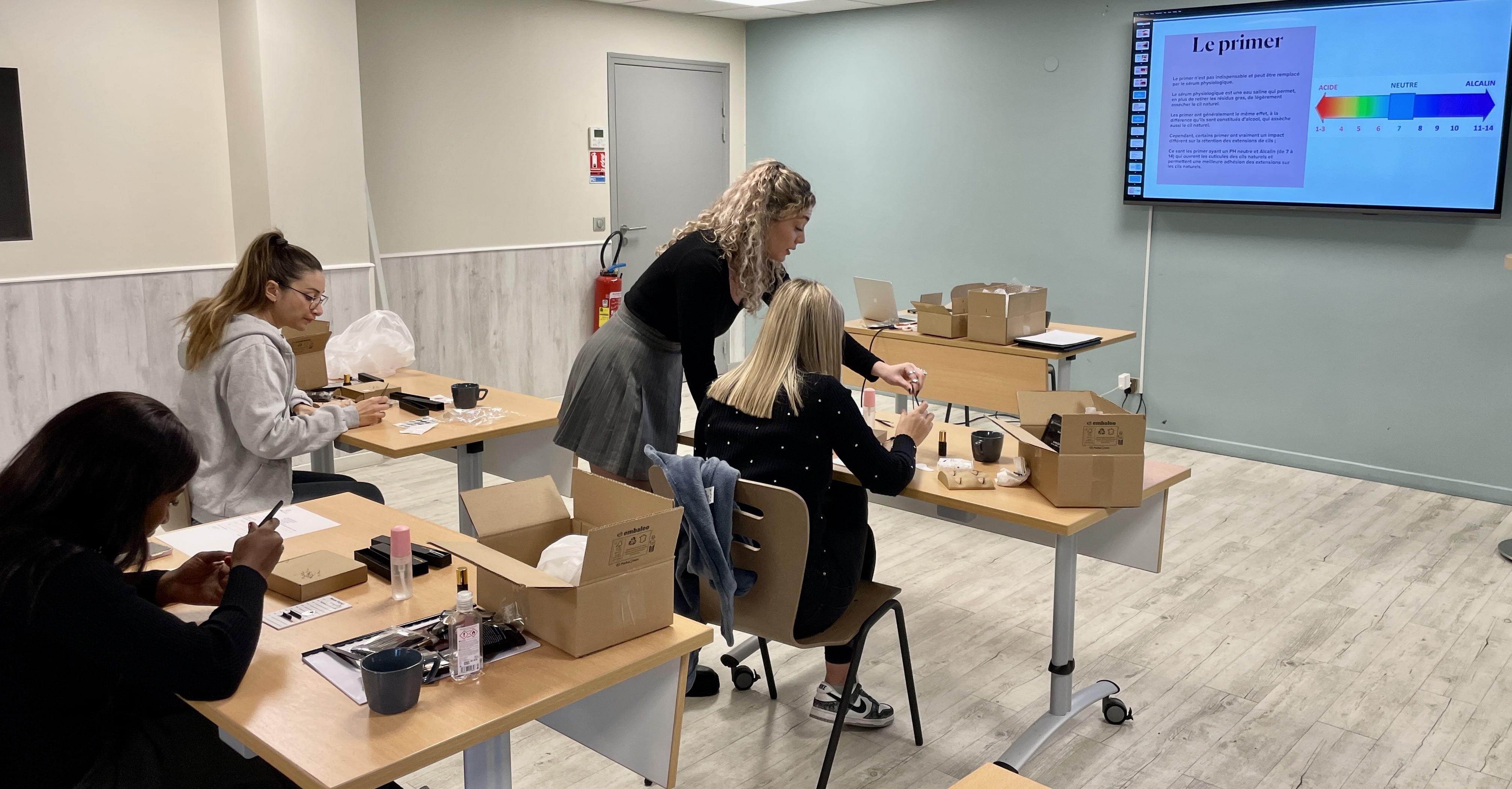formation extension de cils et volume russe paris